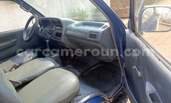 Sayi Na hannu Toyota Hiace Blue Mota in Yaounde a Babban Kamaru Sayi Na hannu Toyota Hiace Blue Mota in Yaounde a Babban Kamaru