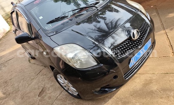 Acheter Occasion Voiture Toyota Vitz Noir à Yaoundé, Central Cameroon Acheter Occasion Voiture Toyota Vitz Noir à Yaoundé, Central Cameroon
