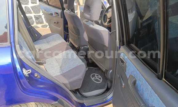 Sayi Na hannu Toyota RAV4 Blue Mota in Yaounde a Babban Kamaru Sayi Na hannu Toyota RAV4 Blue Mota in Yaounde a Babban Kamaru
