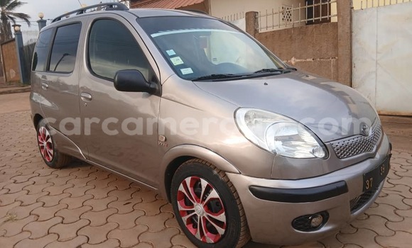 Sayi Na hannu Toyota Yaris Verso Brown Mota in Yaounde a Babban Kamaru Sayi Na hannu Toyota Yaris Verso Brown Mota in Yaounde a Babban Kamaru