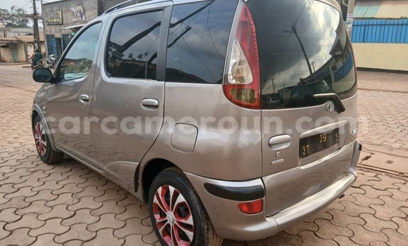 Sayi Na hannu Toyota Yaris Verso Brown Mota in Yaounde a Babban Kamaru Sayi Na hannu Toyota Yaris Verso Brown Mota in Yaounde a Babban Kamaru