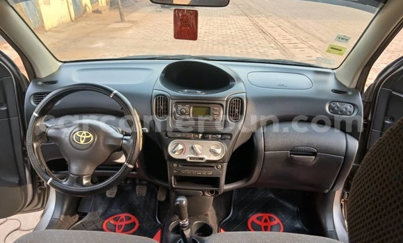 Sayi Na hannu Toyota Yaris Verso Brown Mota in Yaounde a Babban Kamaru Sayi Na hannu Toyota Yaris Verso Brown Mota in Yaounde a Babban Kamaru