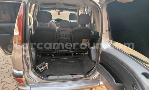 Sayi Na hannu Toyota Yaris Verso Brown Mota in Yaounde a Babban Kamaru Sayi Na hannu Toyota Yaris Verso Brown Mota in Yaounde a Babban Kamaru