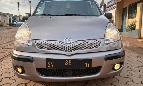 Sayi Na hannu Toyota Yaris Verso Brown Mota in Yaounde a Babban Kamaru Sayi Na hannu Toyota Yaris Verso Brown Mota in Yaounde a Babban Kamaru