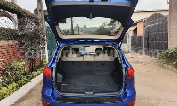 Sayi Na hannu Hyundai Santa Fe Blue Mota in Yaounde a Babban Kamaru Sayi Na hannu Hyundai Santa Fe Blue Mota in Yaounde a Babban Kamaru
