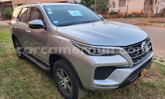 Acheter Occasion Voiture Toyota Fortuner Gris à Yaoundé, Central Cameroon Acheter Occasion Voiture Toyota Fortuner Gris à Yaoundé, Central Cameroon