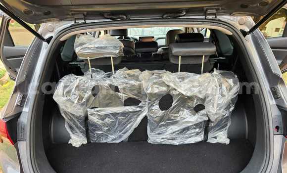 Acheter Occasion Voiture Hyundai Santa Fe Gris à Yaoundé, Central Cameroon Acheter Occasion Voiture Hyundai Santa Fe Gris à Yaoundé, Central Cameroon