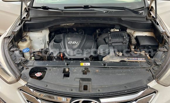 Acheter Occasion Voiture Hyundai Santa Fe Blanc à Yaoundé, Central Cameroon Acheter Occasion Voiture Hyundai Santa Fe Blanc à Yaoundé, Central Cameroon