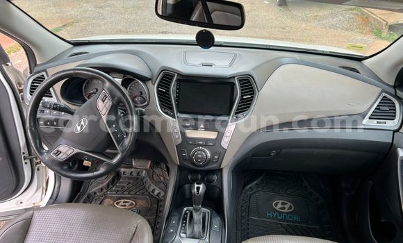 Acheter Occasion Voiture Hyundai Santa Fe Blanc à Yaoundé, Central Cameroon Acheter Occasion Voiture Hyundai Santa Fe Blanc à Yaoundé, Central Cameroon