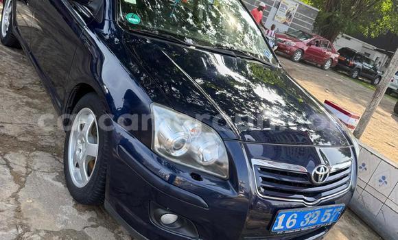 Sayi Na hannu Toyota Avensis Blue Mota in Douala a Ƙasar Kamaru Sayi Na hannu Toyota Avensis Blue Mota in Douala a Ƙasar Kamaru