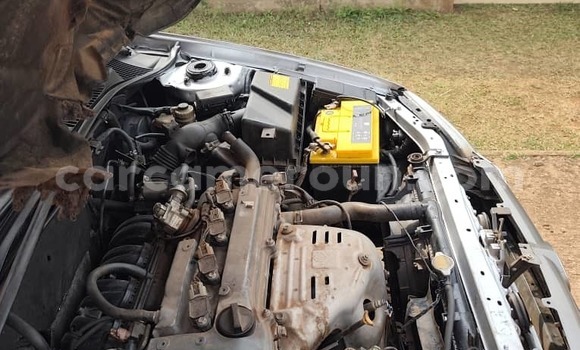 Sayi Na hannu Toyota Avensis Azurfa Mota in Yaounde a Babban Kamaru Sayi Na hannu Toyota Avensis Azurfa Mota in Yaounde a Babban Kamaru