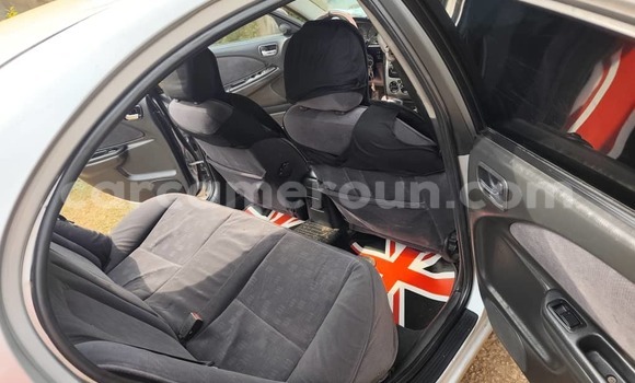 Sayi Na hannu Toyota Avensis Azurfa Mota in Yaounde a Babban Kamaru Sayi Na hannu Toyota Avensis Azurfa Mota in Yaounde a Babban Kamaru