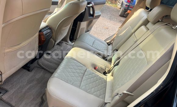 Sayi Na hannu Toyota Land Cruiser Prado Black Mota in Yaounde a Babban Kamaru Sayi Na hannu Toyota Land Cruiser Prado Black Mota in Yaounde a Babban Kamaru