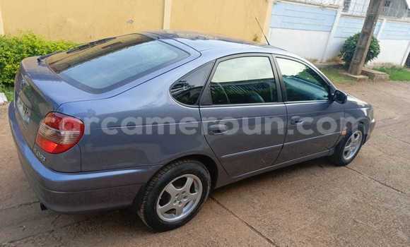 Sayi Na hannu Toyota Avensis Blue Mota in Yaounde a Babban Kamaru Sayi Na hannu Toyota Avensis Blue Mota in Yaounde a Babban Kamaru