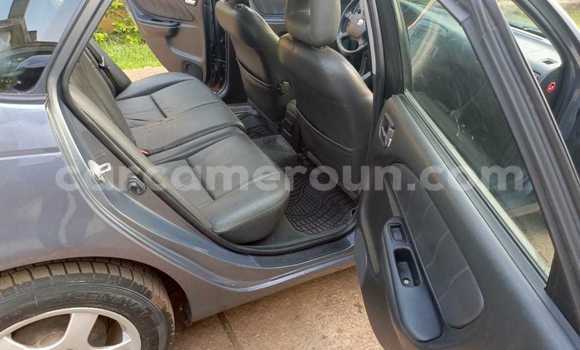 Sayi Na hannu Toyota Avensis Blue Mota in Yaounde a Babban Kamaru Sayi Na hannu Toyota Avensis Blue Mota in Yaounde a Babban Kamaru