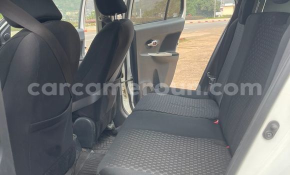 Acheter Occasion Voiture Toyota IST Blanc à Yaoundé, Central Cameroon Acheter Occasion Voiture Toyota IST Blanc à Yaoundé, Central Cameroon