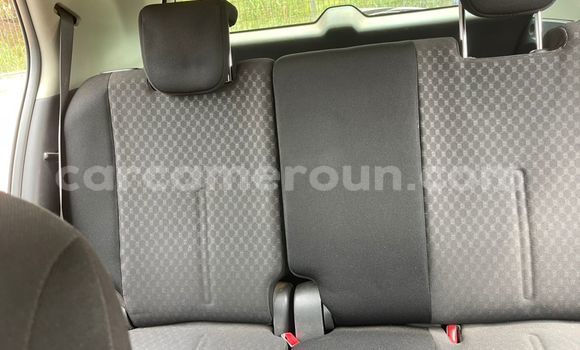 Acheter Occasion Voiture Toyota IST Blanc à Yaoundé, Central Cameroon Acheter Occasion Voiture Toyota IST Blanc à Yaoundé, Central Cameroon