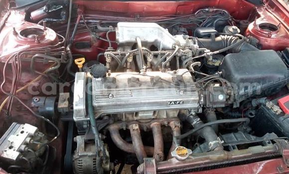 Acheter Occasion Voiture Toyota Corolla Rouge à Yaoundé, Central Cameroon Acheter Occasion Voiture Toyota Corolla Rouge à Yaoundé, Central Cameroon