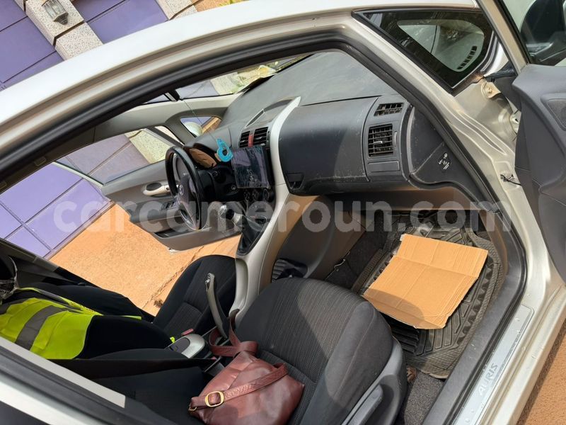 Big with watermark toyota auris central cameroon yaounde 22376