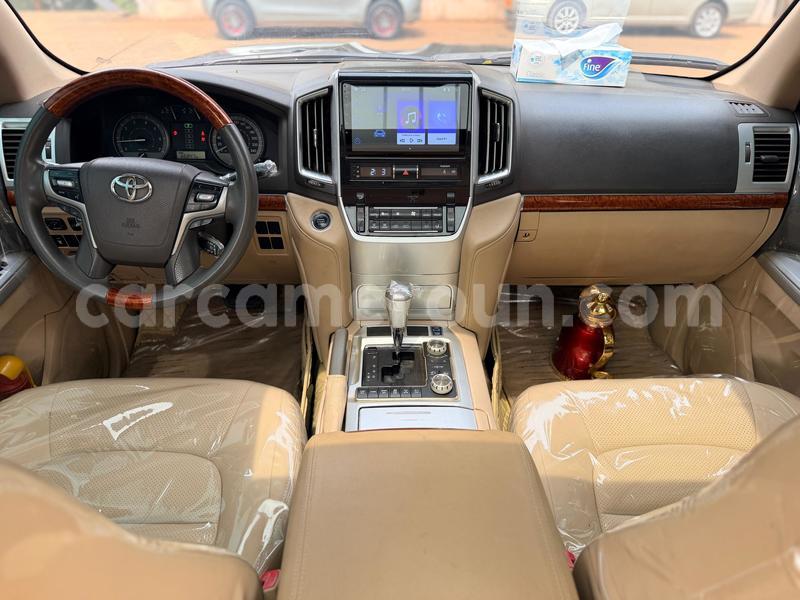 Big with watermark toyota land cruiser central cameroon yaounde 22379