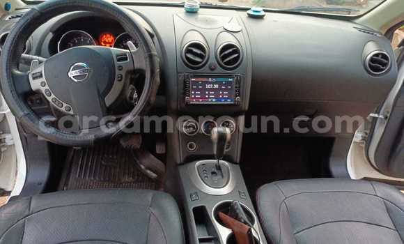 Sayi Na hannu Nissan Rogue White Mota in Yaounde a Babban Kamaru Sayi Na hannu Nissan Rogue White Mota in Yaounde a Babban Kamaru