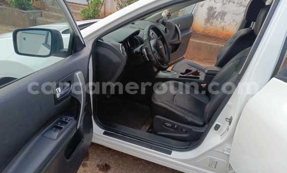 Sayi Na hannu Nissan Rogue White Mota in Yaounde a Babban Kamaru Sayi Na hannu Nissan Rogue White Mota in Yaounde a Babban Kamaru