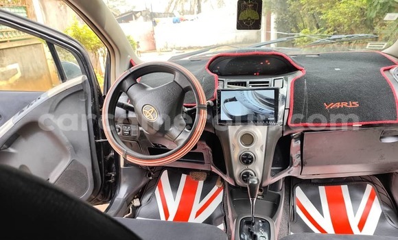 Sayi Na hannu Toyota Vitz Black Mota in Yaounde a Babban Kamaru Sayi Na hannu Toyota Vitz Black Mota in Yaounde a Babban Kamaru