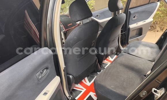 Sayi Na hannu Toyota Vitz Black Mota in Yaounde a Babban Kamaru Sayi Na hannu Toyota Vitz Black Mota in Yaounde a Babban Kamaru