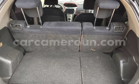 Sayi Na hannu Toyota Vitz Black Mota in Yaounde a Babban Kamaru Sayi Na hannu Toyota Vitz Black Mota in Yaounde a Babban Kamaru