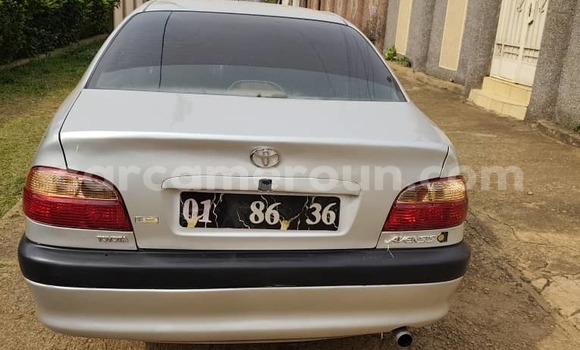 Sayi Na hannu Toyota Avensis Azurfa Mota in Yaounde a Babban Kamaru Sayi Na hannu Toyota Avensis Azurfa Mota in Yaounde a Babban Kamaru