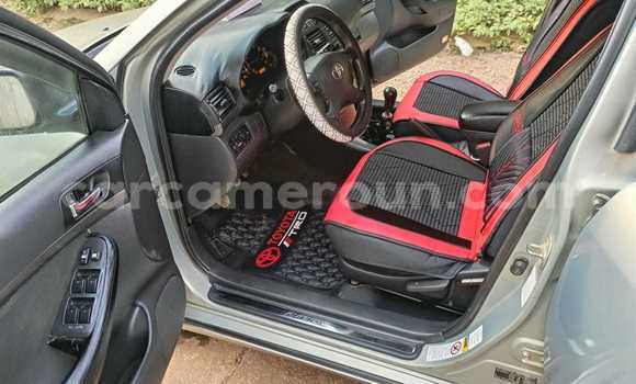 Sayi Na hannu Toyota Avensis Azurfa Mota in Yaounde a Babban Kamaru Sayi Na hannu Toyota Avensis Azurfa Mota in Yaounde a Babban Kamaru