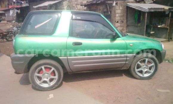 Acheter Occasion Voiture Toyota RAV4 Vert à Yaoundé, Central Cameroon Acheter Occasion Voiture Toyota RAV4 Vert à Yaoundé, Central Cameroon