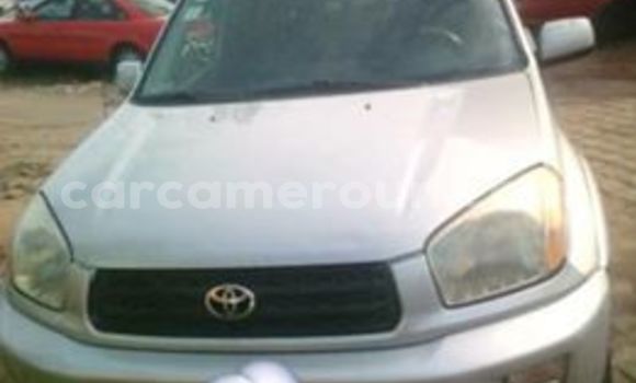 Acheter Occasion Voiture Toyota RAV4 Gris à Yaoundé, Central Cameroon Acheter Occasion Voiture Toyota RAV4 Gris à Yaoundé, Central Cameroon