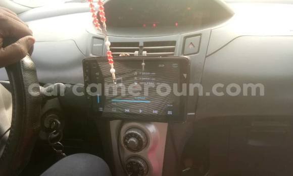 Sayi Na hannu Toyota Yaris Blue Mota in Douala a Ƙasar Kamaru Sayi Na hannu Toyota Yaris Blue Mota in Douala a Ƙasar Kamaru
