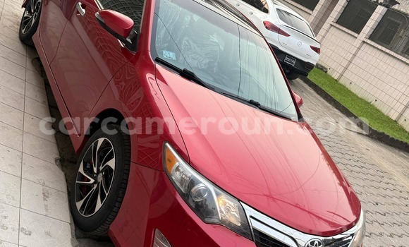 Sayi Na hannu Toyota Camry Red Mota in Douala a Ƙasar Kamaru Sayi Na hannu Toyota Camry Red Mota in Douala a Ƙasar Kamaru