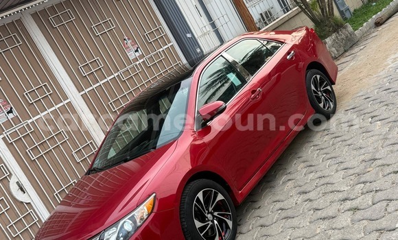 Sayi Na hannu Toyota Camry Red Mota in Douala a Ƙasar Kamaru Sayi Na hannu Toyota Camry Red Mota in Douala a Ƙasar Kamaru