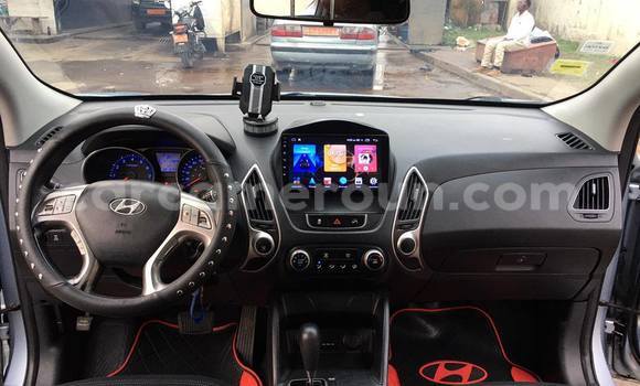 Sayi Na hannu Hyundai Tucson Azurfa Mota in Douala a Ƙasar Kamaru Sayi Na hannu Hyundai Tucson Azurfa Mota in Douala a Ƙasar Kamaru