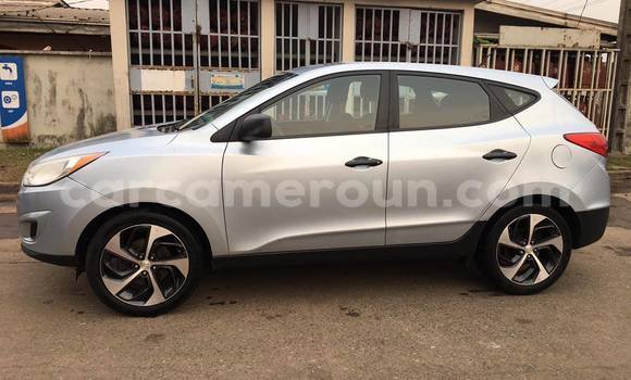 Sayi Na hannu Hyundai Tucson Azurfa Mota in Douala a Ƙasar Kamaru Sayi Na hannu Hyundai Tucson Azurfa Mota in Douala a Ƙasar Kamaru