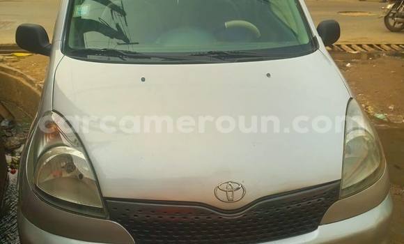 Sayi Na hannu Toyota Yaris Azurfa Mota in Douala a Ƙasar Kamaru Sayi Na hannu Toyota Yaris Azurfa Mota in Douala a Ƙasar Kamaru