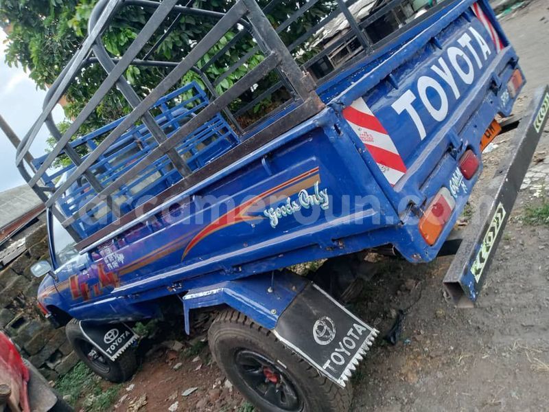 Big with watermark toyota pickup littoral cameroon douala 22432