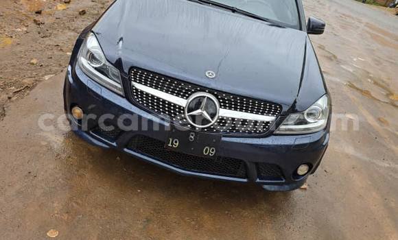 Sayi Na hannu Mercedes‒Benz C–Class Black Mota in Douala a Ƙasar Kamaru Sayi Na hannu Mercedes‒Benz C–Class Black Mota in Douala a Ƙasar Kamaru