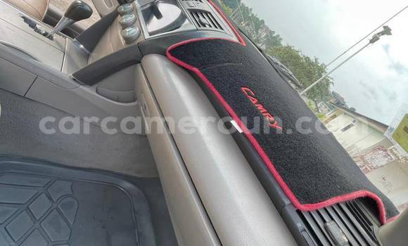 Sayi Na hannu Toyota Camry Black Mota in Douala a Ƙasar Kamaru Sayi Na hannu Toyota Camry Black Mota in Douala a Ƙasar Kamaru