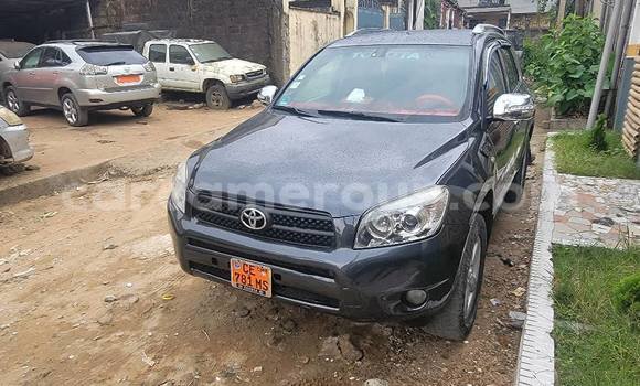 Sayi Na hannu Toyota RAV4 Black Mota in Douala a Ƙasar Kamaru Sayi Na hannu Toyota RAV4 Black Mota in Douala a Ƙasar Kamaru