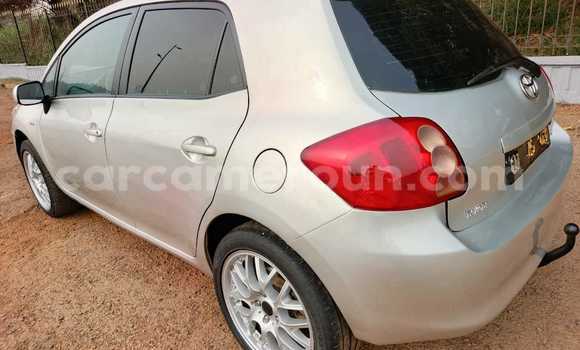 Sayi Na hannu Toyota Auris Azurfa Mota in Yaounde a Babban Kamaru Sayi Na hannu Toyota Auris Azurfa Mota in Yaounde a Babban Kamaru
