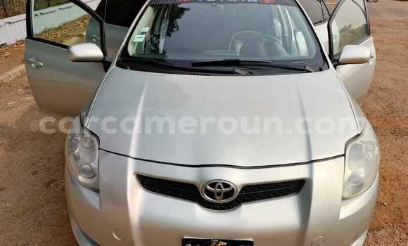 Sayi Na hannu Toyota Auris Azurfa Mota in Yaounde a Babban Kamaru Sayi Na hannu Toyota Auris Azurfa Mota in Yaounde a Babban Kamaru