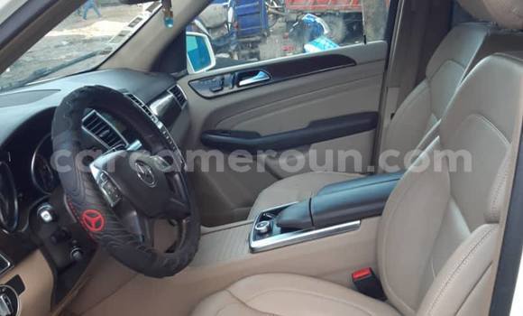 Sayi Na hannu Mercedes‒Benz ML–Class White Mota in Douala a Ƙasar Kamaru Sayi Na hannu Mercedes‒Benz ML–Class White Mota in Douala a Ƙasar Kamaru