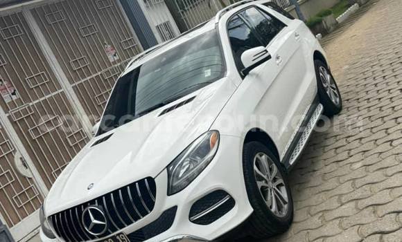 Sayi Na hannu Mercedes‒Benz GLE White Mota in Douala a Ƙasar Kamaru Sayi Na hannu Mercedes‒Benz GLE White Mota in Douala a Ƙasar Kamaru