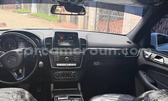 Sayi Na hannu Mercedes‒Benz GLE White Mota in Douala a Ƙasar Kamaru Sayi Na hannu Mercedes‒Benz GLE White Mota in Douala a Ƙasar Kamaru