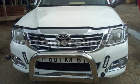 Acheter Occasion Voiture Toyota Hilux Blanc à Yaoundé, Central Cameroon Acheter Occasion Voiture Toyota Hilux Blanc à Yaoundé, Central Cameroon