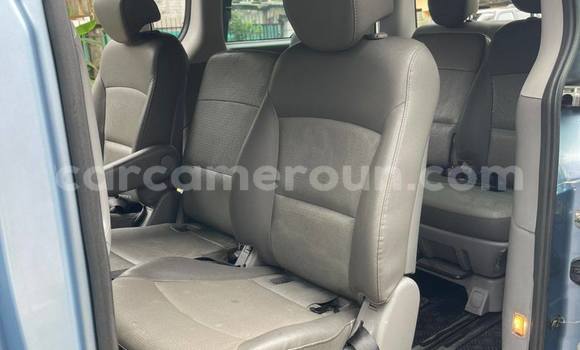 Sayi Na hannu Hyundai Grand Starex Blue Mota in Douala a Ƙasar Kamaru Sayi Na hannu Hyundai Grand Starex Blue Mota in Douala a Ƙasar Kamaru